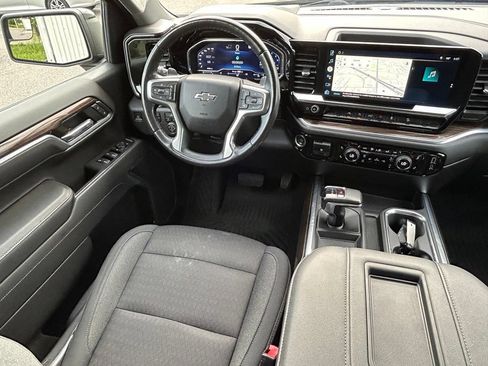 Used 2022 Chevrolet Silverado 1500 RST AWD/4WD image 9
