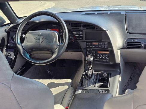 Used 1996 Chevrolet Corvette Coupe image 17