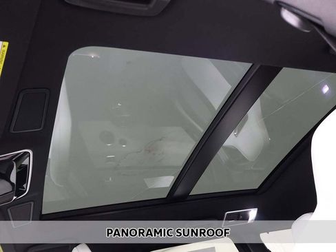 Used 2022 Land Rover Range Rover Sport SVR image 4