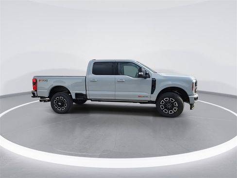 New 2026 Ford F250 Platinum image 9