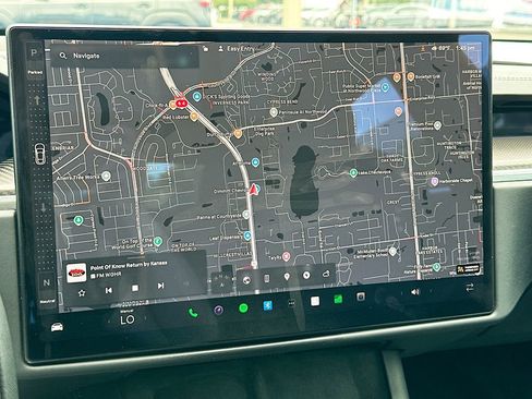 Used 2021 Tesla Model S Plaid image 13