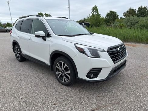 Used 2023 Subaru Forester Limited AWD/4WD image 2