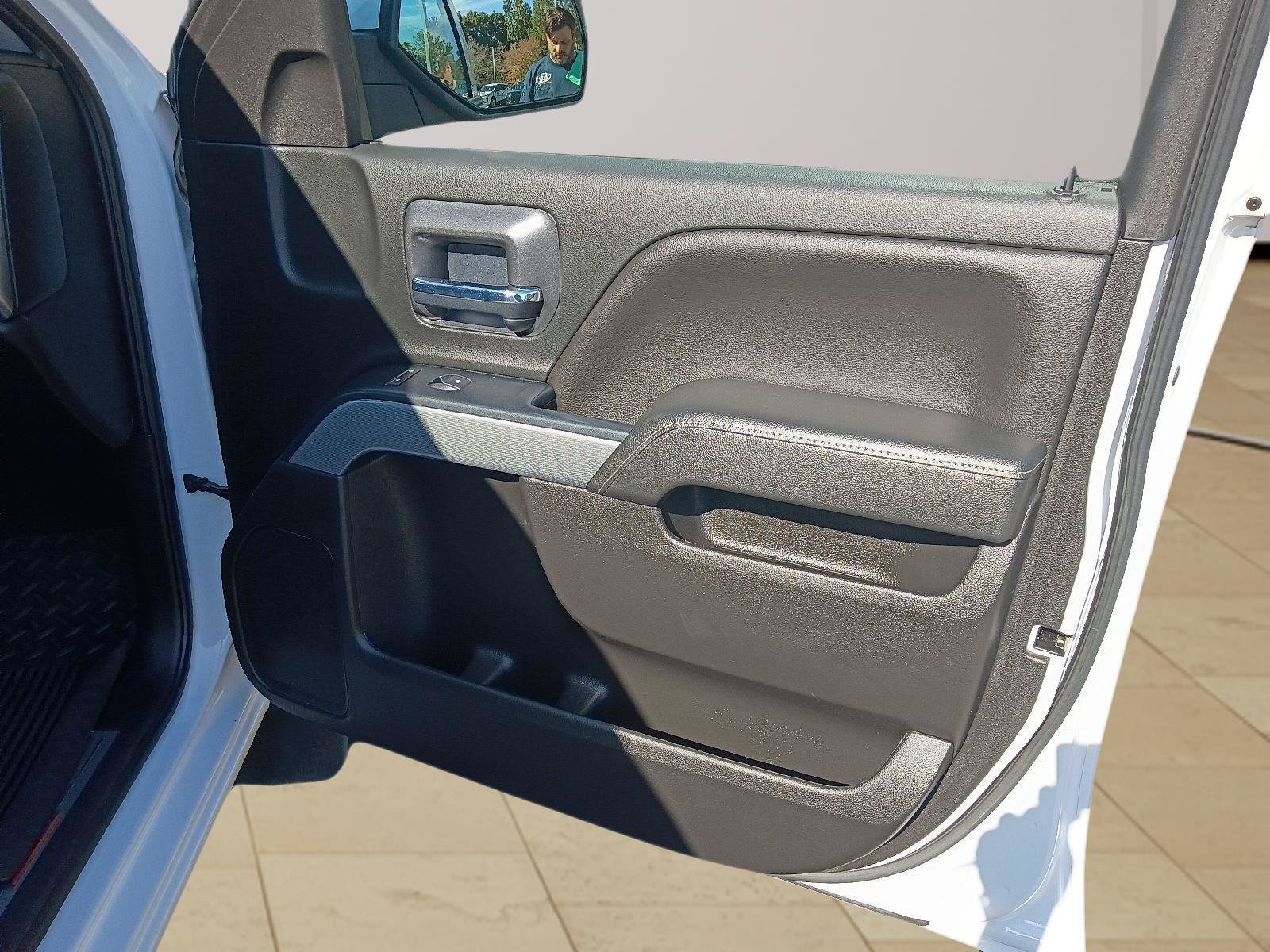 Used 2018 Chevrolet Silverado 1500 LT w/ All Star Edition AWD/4WD image 32