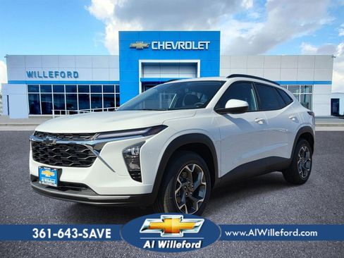 New 2026 Chevrolet Trax LT w/ Driver Confidence Package FWD image 1