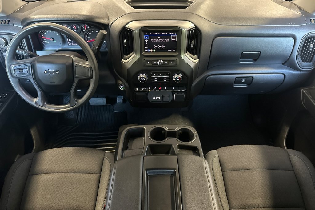 Used 2025 Chevrolet Silverado 1500 Custom Trail Boss AWD/4WD image 4