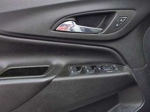 Used 2023 Chevrolet Equinox LT AWD/4WD image 9