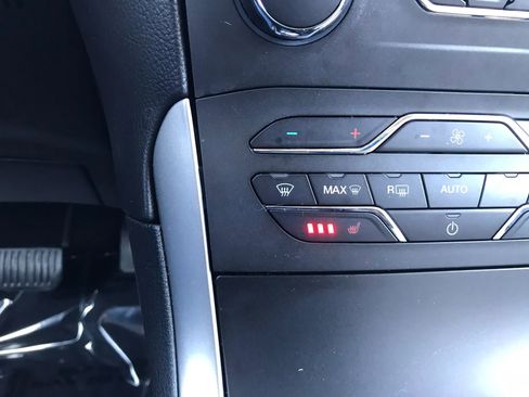 Used 2020 Ford Edge SEL w/ Cold Weather Package image 31