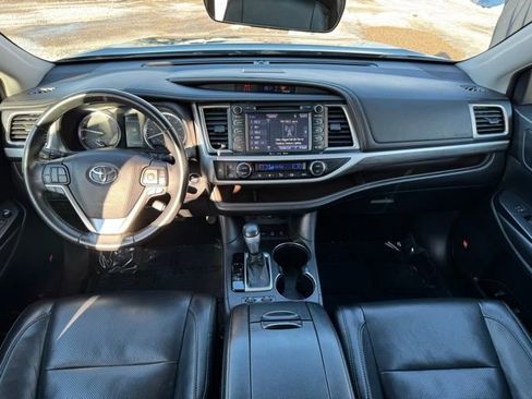 Used 2019 Toyota Highlander Limited image 13