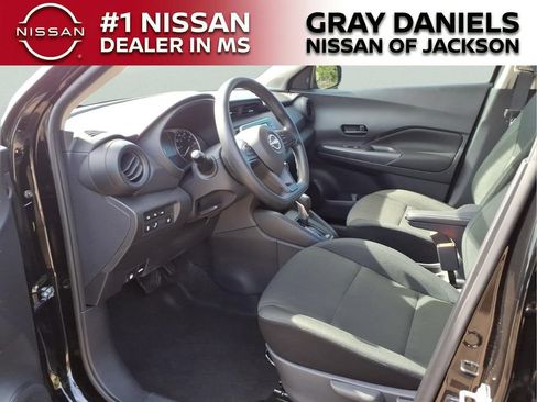 Certified 2025 Nissan Kicks Play S FWD image 25