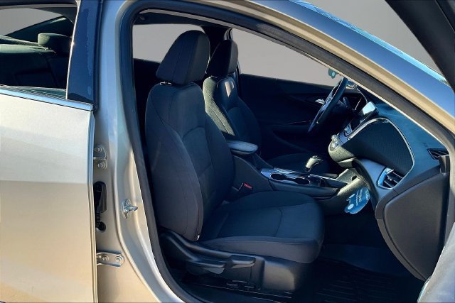 Used 2016 Chevrolet Malibu LT FWD image 28
