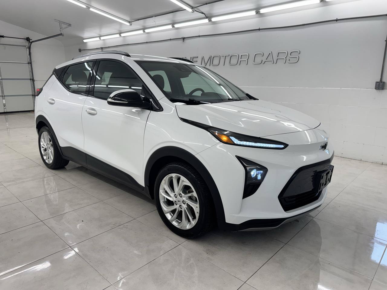 Used 2023 Chevrolet Bolt EUV LT FWD image 3