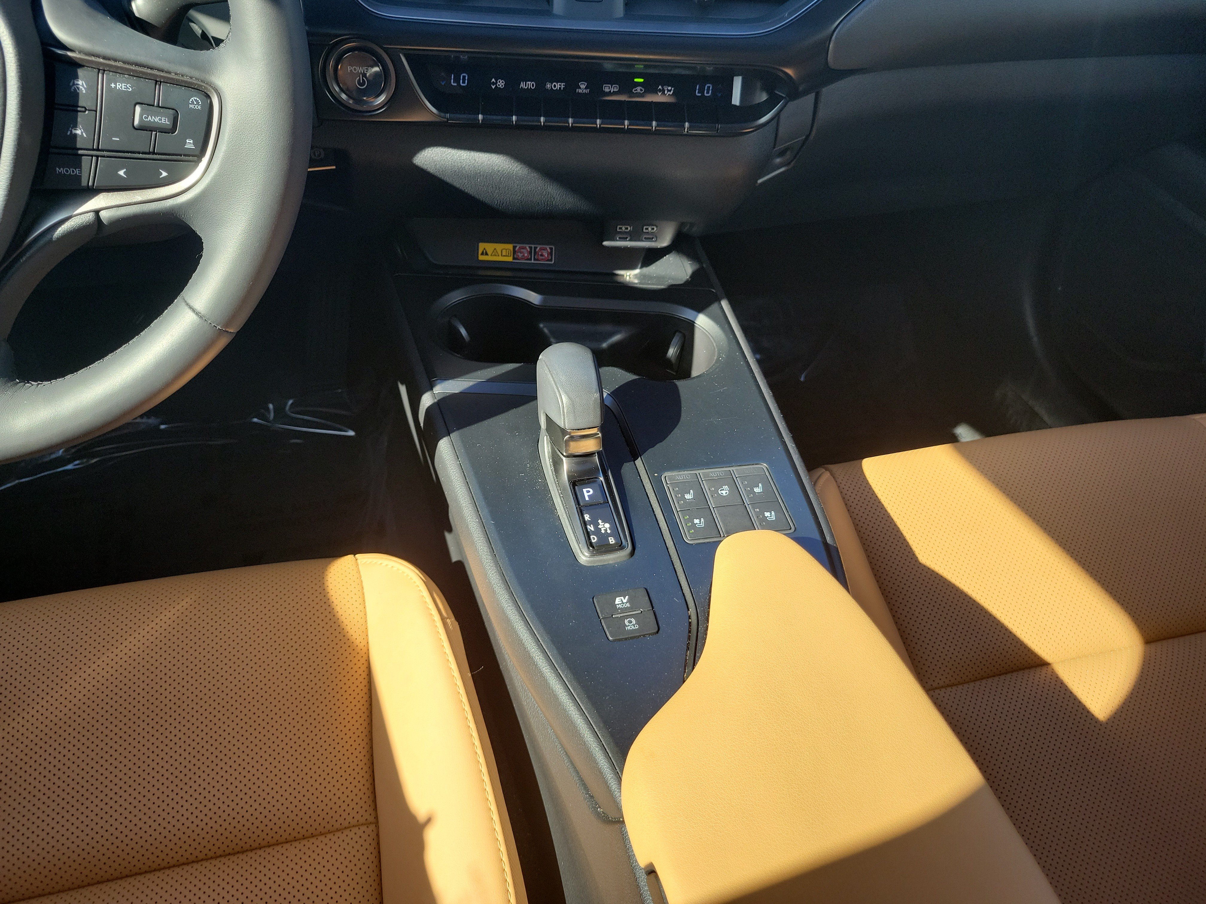 Used 2025 Lexus UX 300h FWD w/ Accessory Package (Z1) image 18