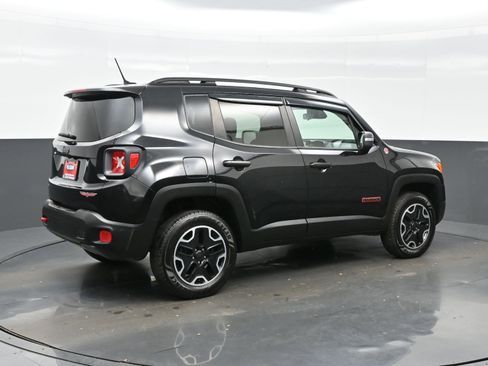 Used 2017 Jeep Renegade Trailhawk image 6
