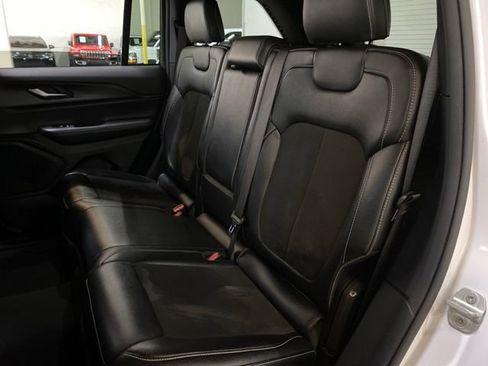 Used 2024 Jeep Grand Cherokee Altitude AWD/4WD image 71