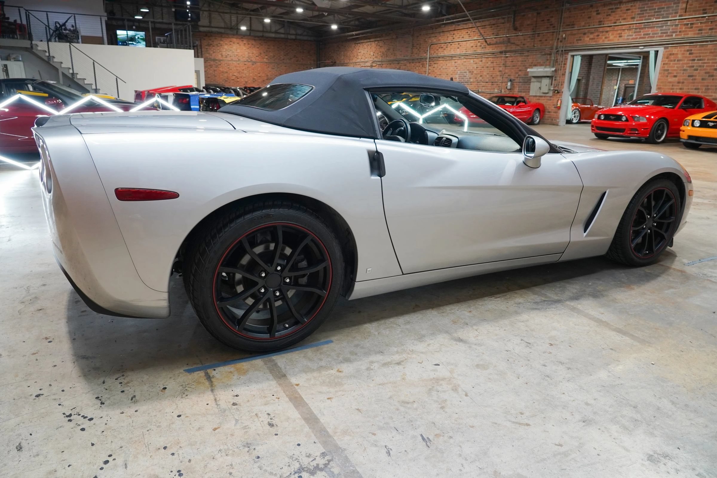 Used 2006 Chevrolet Corvette Coupe w/ Preferred Equipment Group RWD image 14