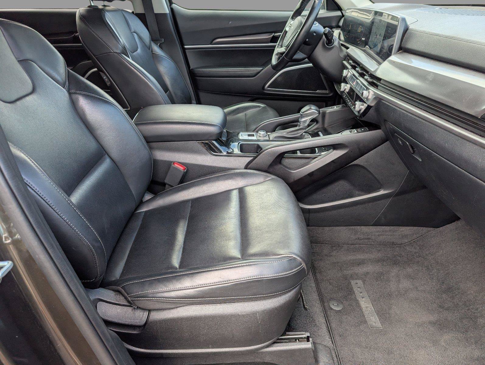 Used 2025 Kia Telluride S AWD/4WD image 41