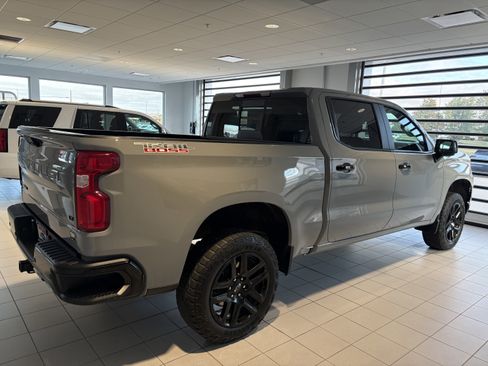 Used 2024 Chevrolet Silverado 1500 LT Trail Boss w/ Convenience Package II image 5