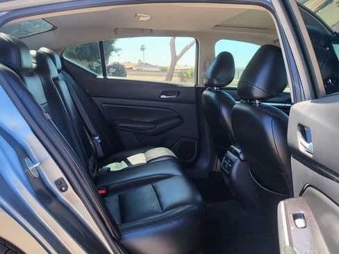 Used 2020 Nissan Altima 2.5 SV FWD image 19