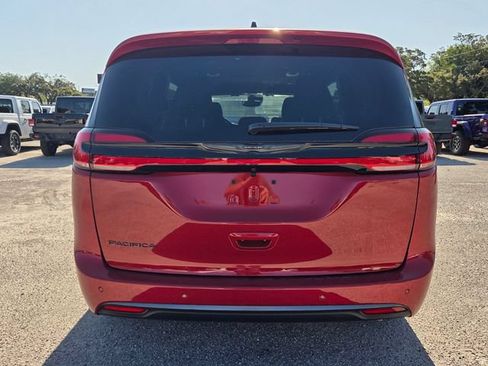 New 2026 Chrysler Pacifica Select FWD image 6