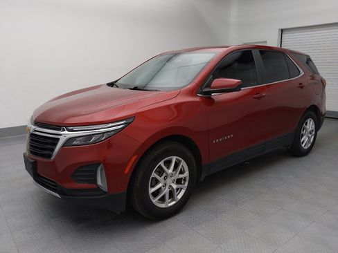 Used 2023 Chevrolet Equinox LT image 2
