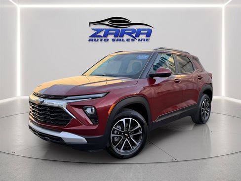 Used 2025 Chevrolet TrailBlazer LT image 1
