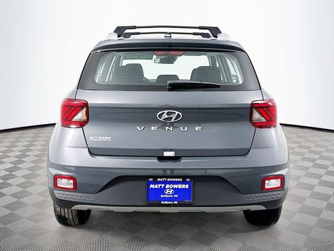 Certified 2025 Hyundai Venue SEL image 6