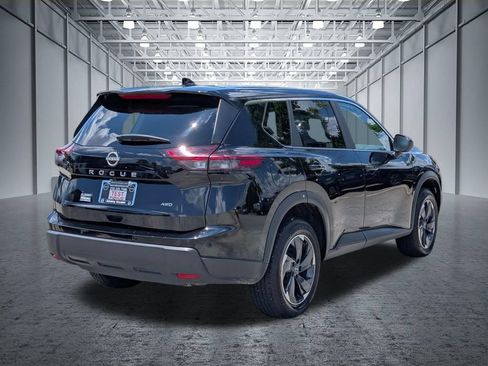 Used 2025 Nissan Rogue SV AWD/4WD image 8