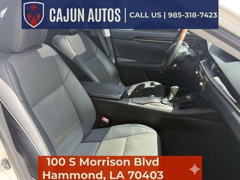 Used 2018 Lexus ES 350 w/ Navigation System Package image 32