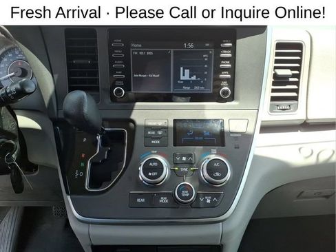 Used 2020 Toyota Sienna L FWD image 18