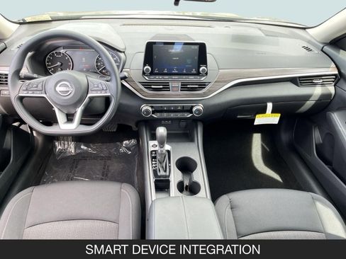 Certified 2025 Nissan Altima 2.5 SV image 13