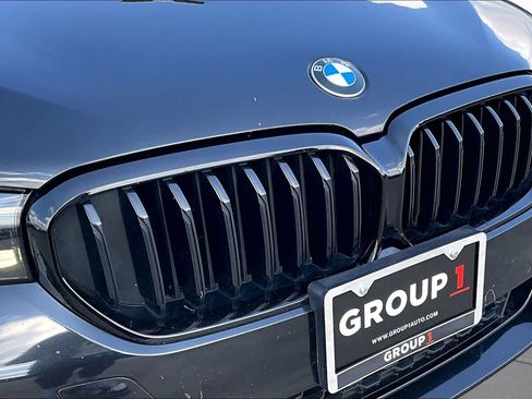 Used 2022 BMW 530i w/ M Sport Package RWD image 27