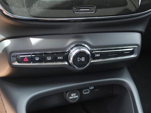 New 2026 Volvo XC40 B5 Plus w/ Protection Package Premier image 28