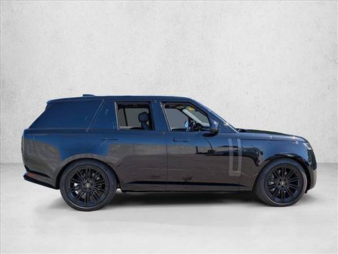Used 2025 Land Rover Range Rover SE AWD/4WD image 4