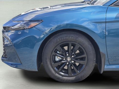 Used 2025 Toyota Camry LE FWD image 9