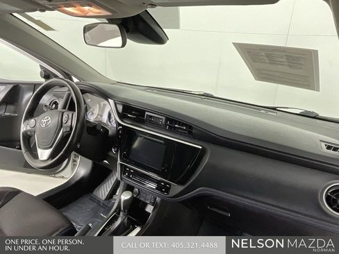 Used 2019 Toyota Corolla SE image 30