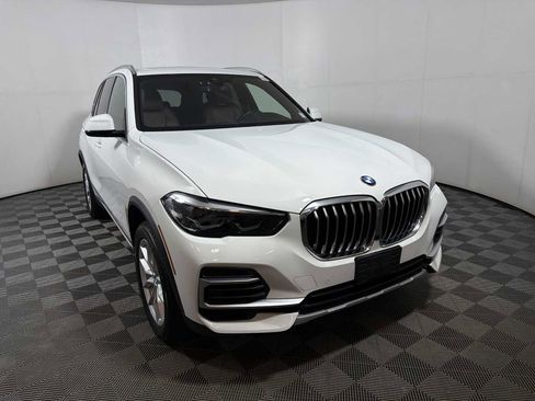 Certified 2023 BMW X5 xDrive40i w/ Premium Package AWD/4WD image 2