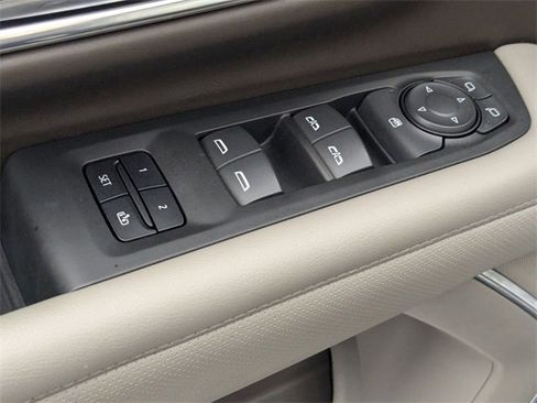 Certified 2023 GMC Yukon XL SLT image 11