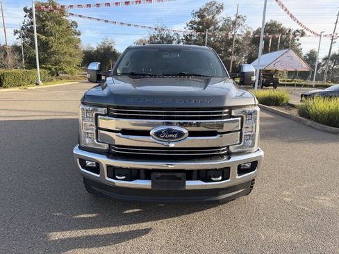 Used 2018 Ford F350 Lariat w/ Chrome Package image 3