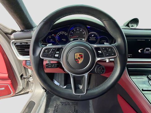 Used 2019 Porsche Panamera GTS AWD/4WD image 38
