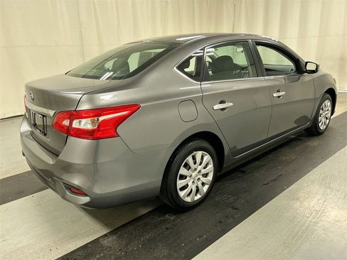 Used 2019 Nissan Sentra S image 2