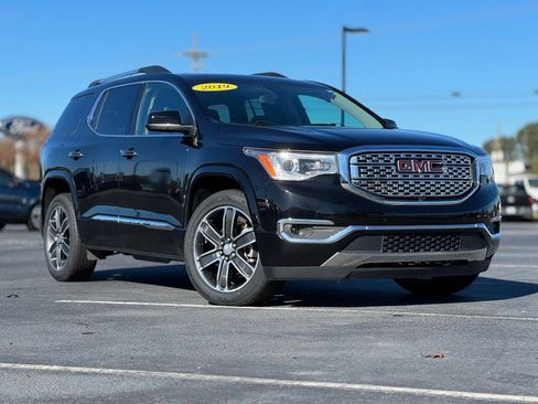 Used 2019 GMC Acadia Denali w/ Technology Package image 2