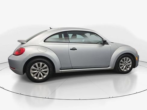 Used 2016 Volkswagen Beetle 1.8T Classic FWD image 11