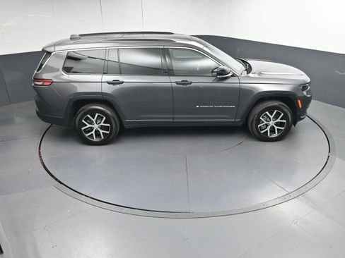 Used 2024 Jeep Grand Cherokee L Limited image 38