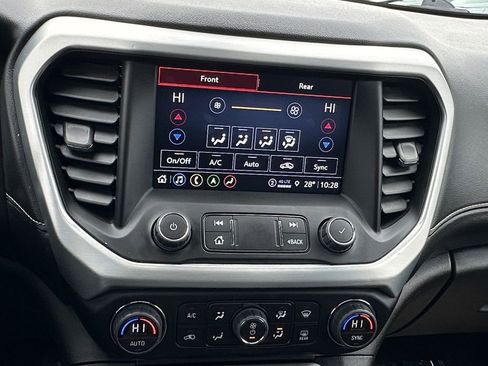 Used 2023 GMC Acadia SLT w/ Preferred Package image 16