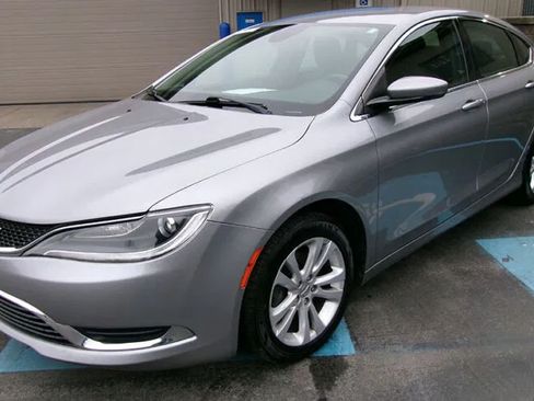 Used 2016 Chrysler 200 Limited w/ Convenience Group FWD image 1