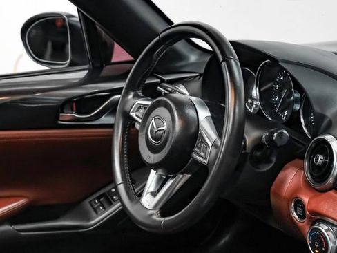 Used 2017 MAZDA MX-5 Miata RF Grand Touring image 21