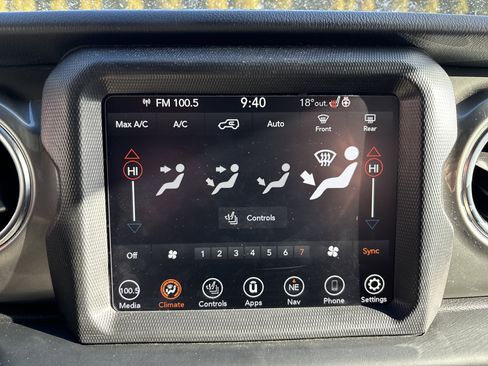 Used 2022 Jeep Wrangler Unlimited Sahara w/ LED Lighting Group image 26