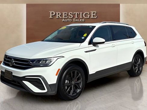 Used 2022 Volkswagen Tiguan SE w/ Panoramic Sunroof Package FWD image 21