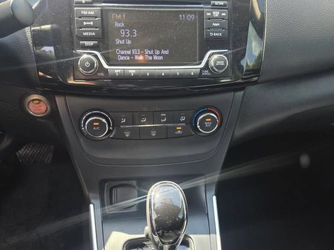 Used 2016 Nissan Sentra SV FWD image 25