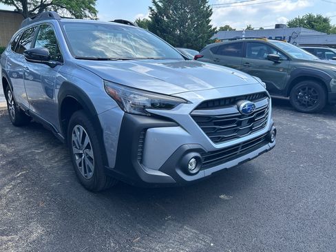 Used 2024 Subaru Outback Premium AWD/4WD image 2